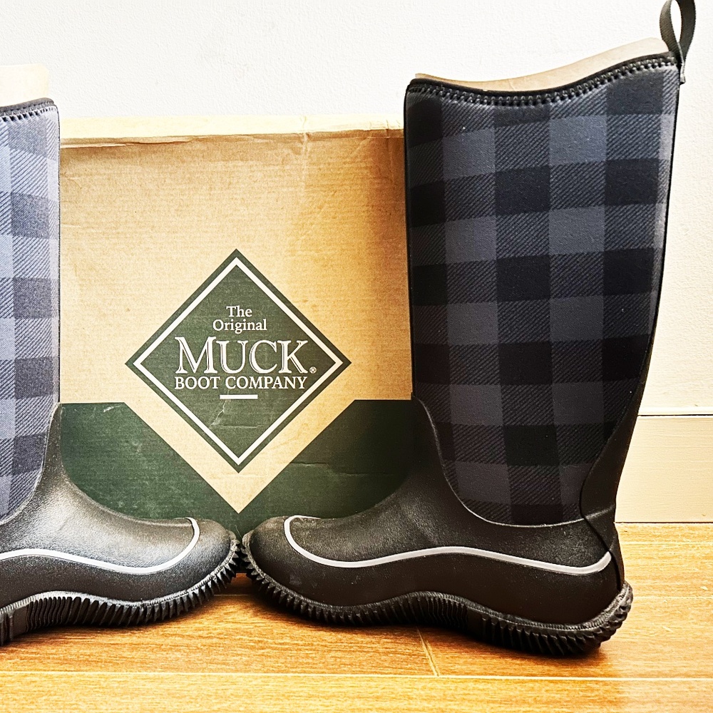 Brand NEW with Tags The Muck Boot Company Hale Boots- 100% Waterproof